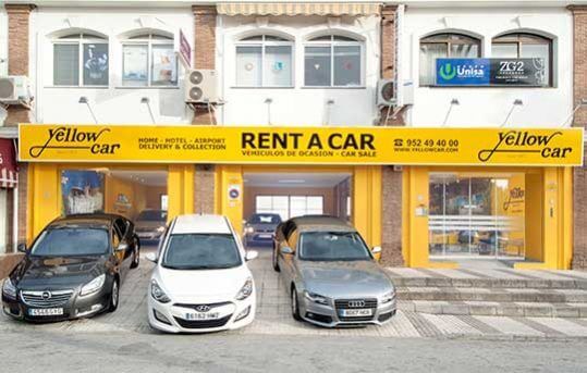 Office in La Cala - Yellow Car