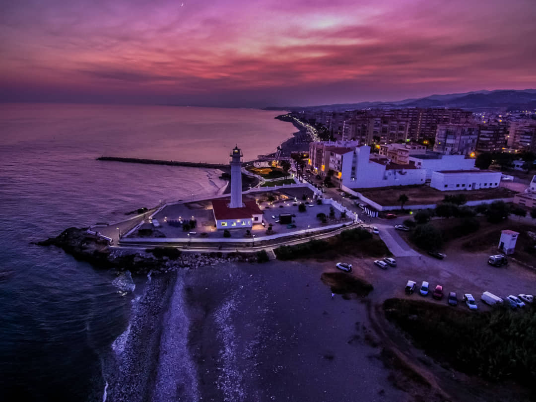 Foto panorámica de Torrox de noche