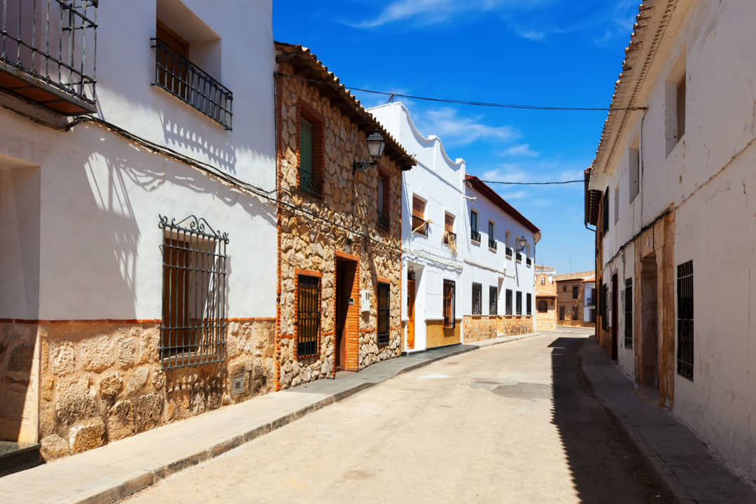 Una de las calle que tienes que ver en Teba, Málaga